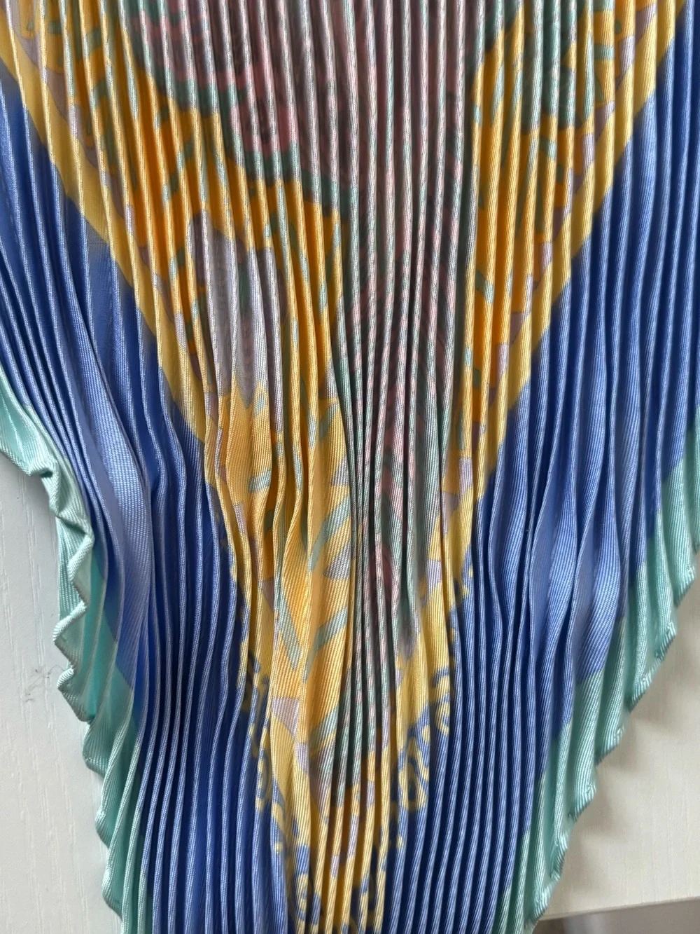 Vintage Hermès "Puzzle II" pleated silk scarf - Picture 6 of 7